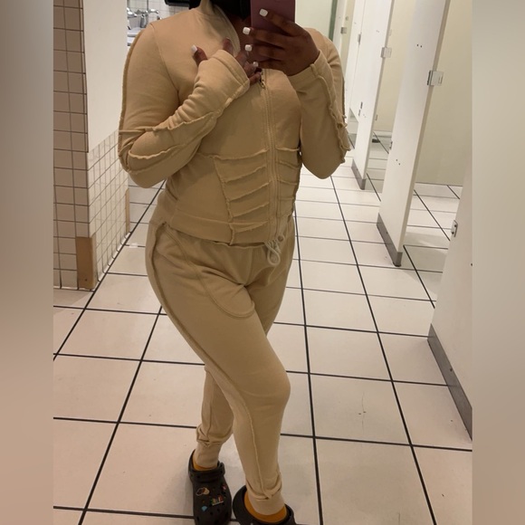 Cream jogger set - Picture 4 of 14